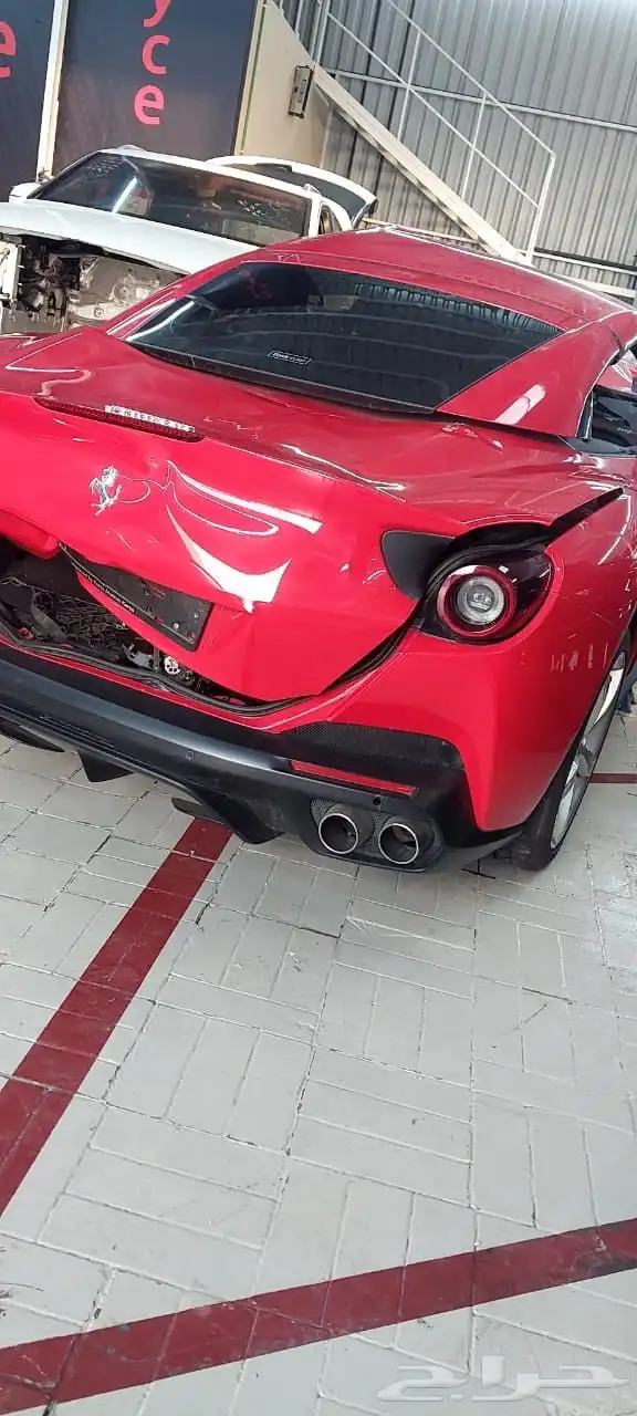 قطع غيار فراري  بنتلي. لمبر جيني 1