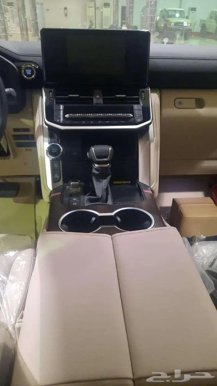 وارد اليحيى GXRبنزين 6سلندر 4.0 لتر تنفس طبيعي جلد بيج 2025 12