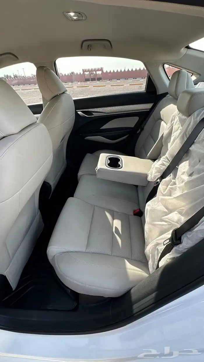 جيلي بنراي موديل 2020 4