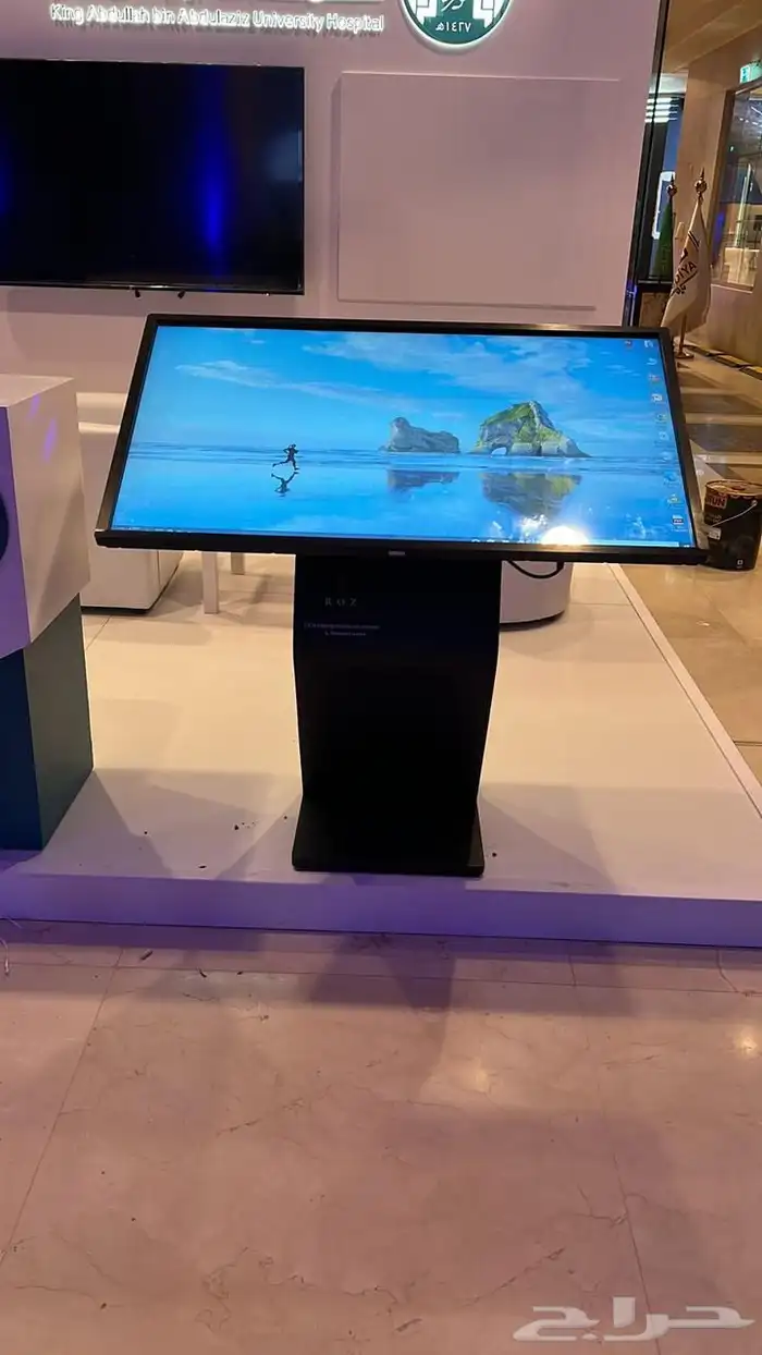 شاشات 12