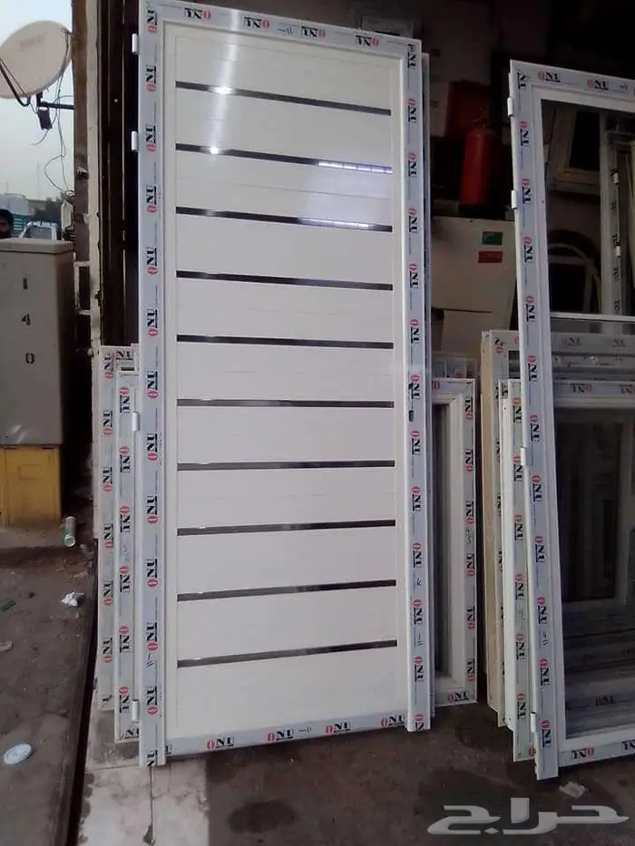 تصنيع وتركيب ابواب معدنية ضد الحريق و ابواب طواري FIRE RATED 20