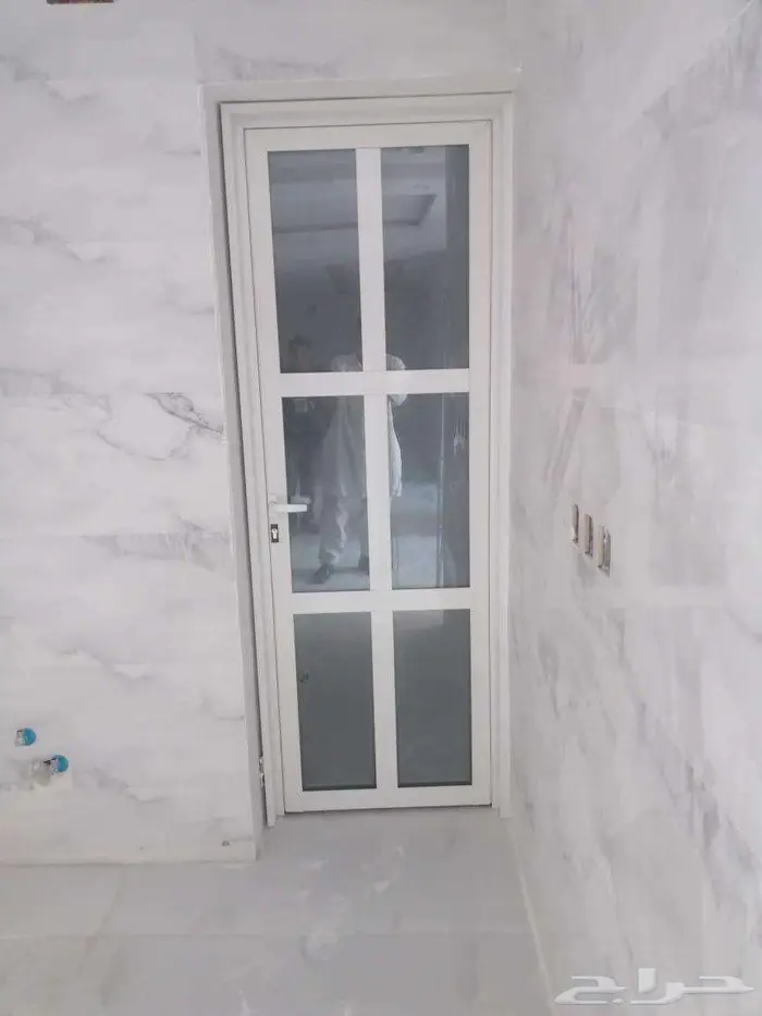 تصنيع وتركيب ابواب معدنية ضد الحريق و ابواب طواري FIRE RATED 8