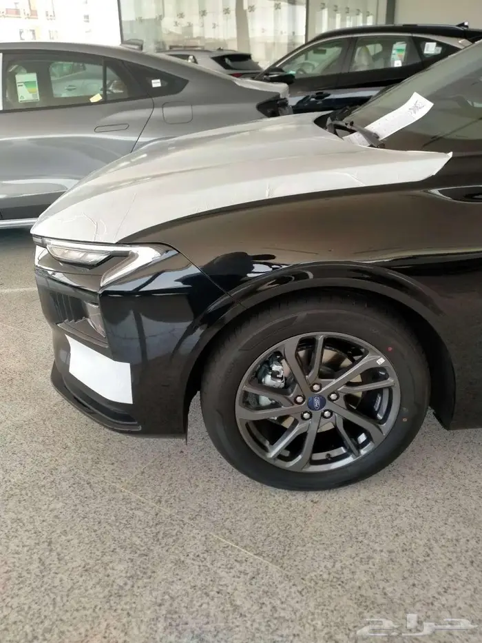 فورد تورس امبيانتى 2025 1