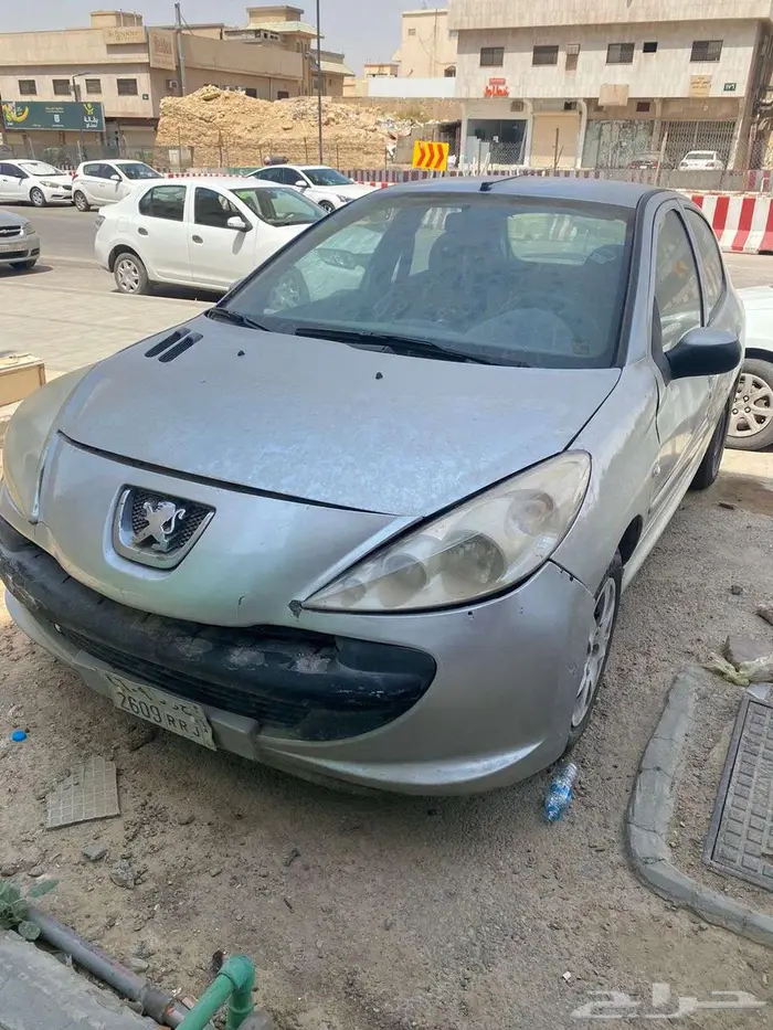 للبيع  بيجو 2013 بحالة ممتازة 0