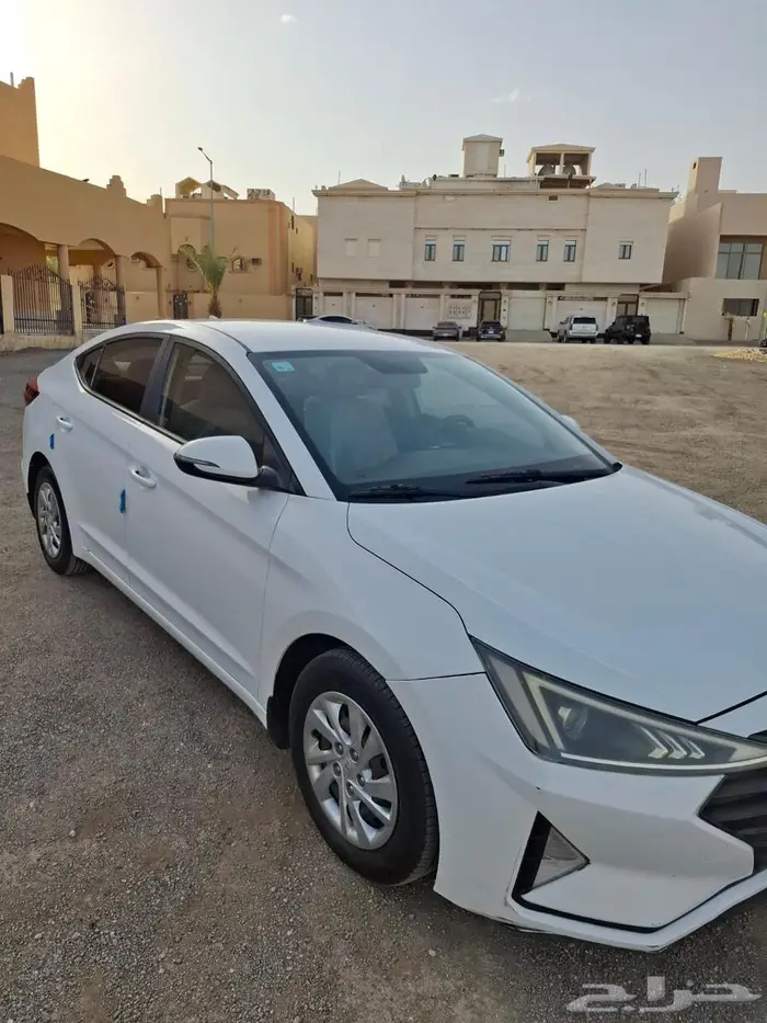 هيونداي النترا 2019 بحالة ممتازه نظيفه البيع لظروف السفر 6