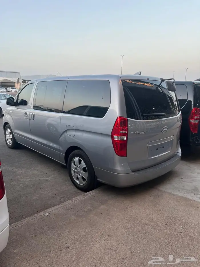 متوفر عدد 4 باصات اتش ون ديزل 2021 9