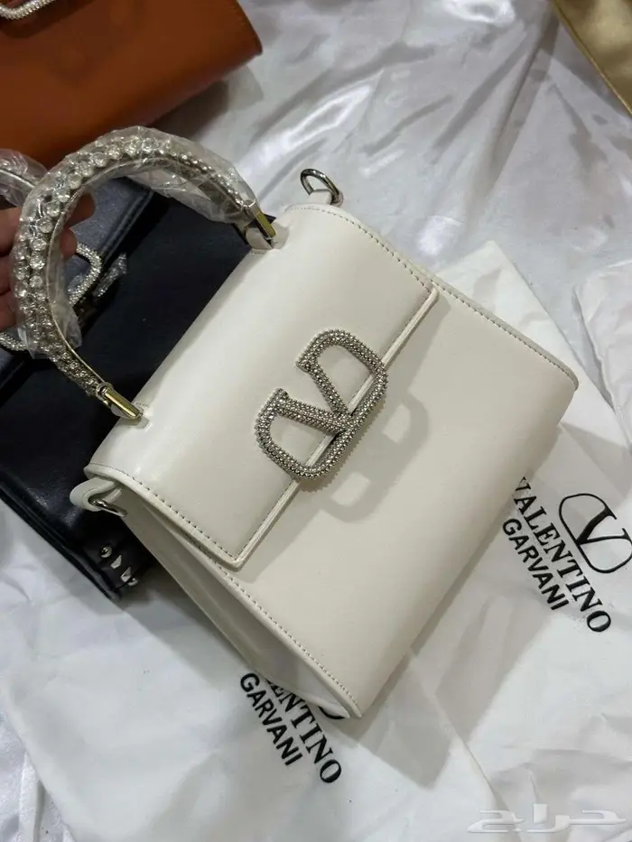 أربع شنط أنيقة ماركة فالنتينو شنطات صغيرة فلانتينو VALENTINO 6