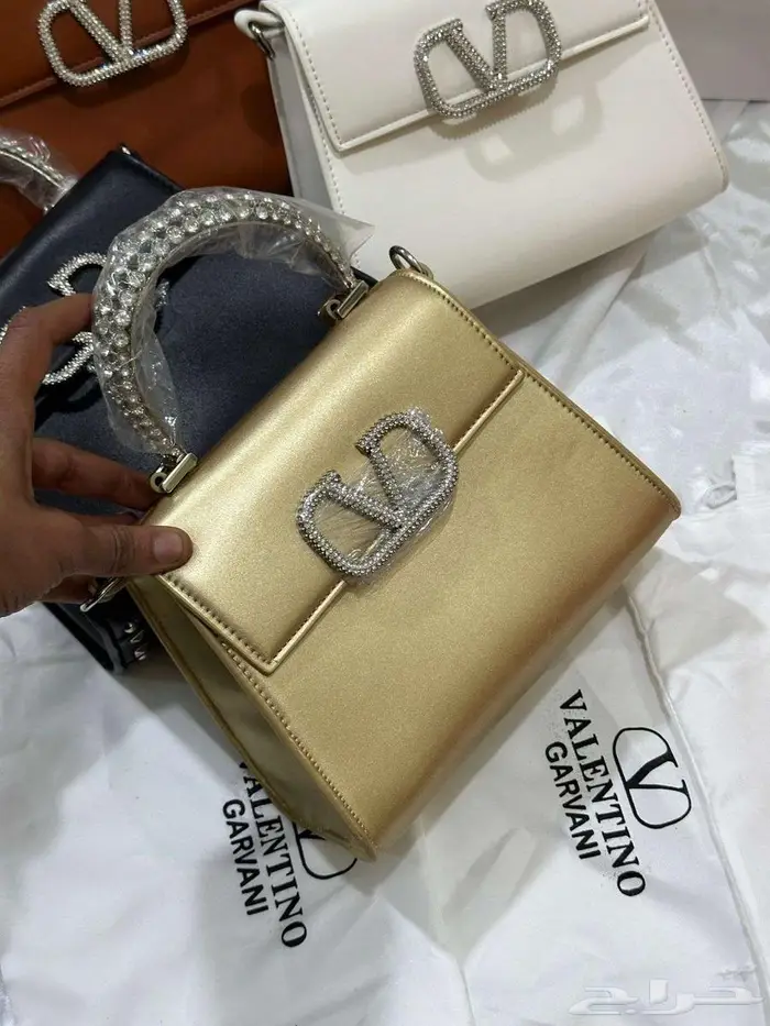 أربع شنط أنيقة ماركة فالنتينو شنطات صغيرة فلانتينو VALENTINO 5