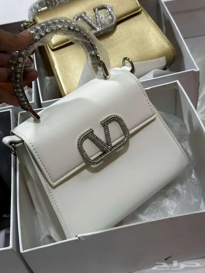 أربع شنط أنيقة ماركة فالنتينو شنطات صغيرة فلانتينو VALENTINO 3