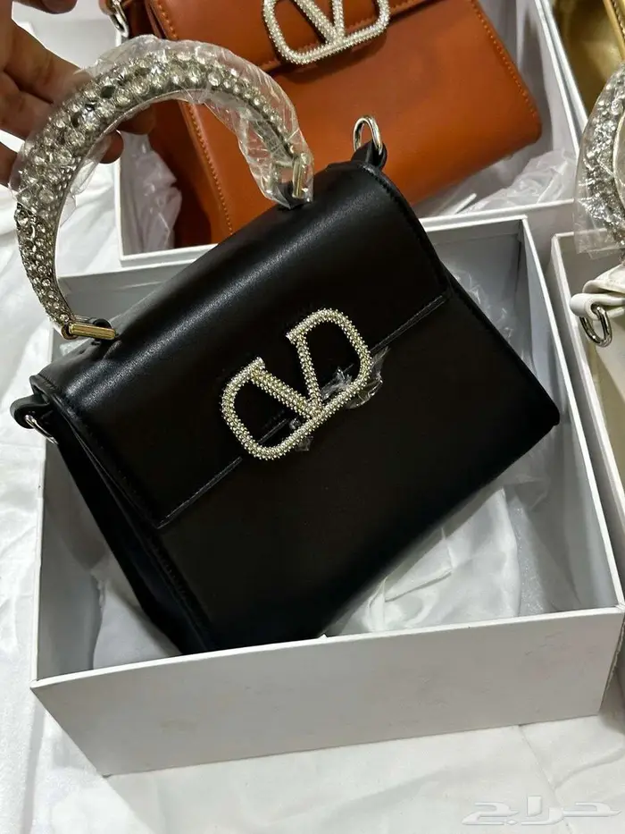 أربع شنط أنيقة ماركة فالنتينو شنطات صغيرة فلانتينو VALENTINO 2