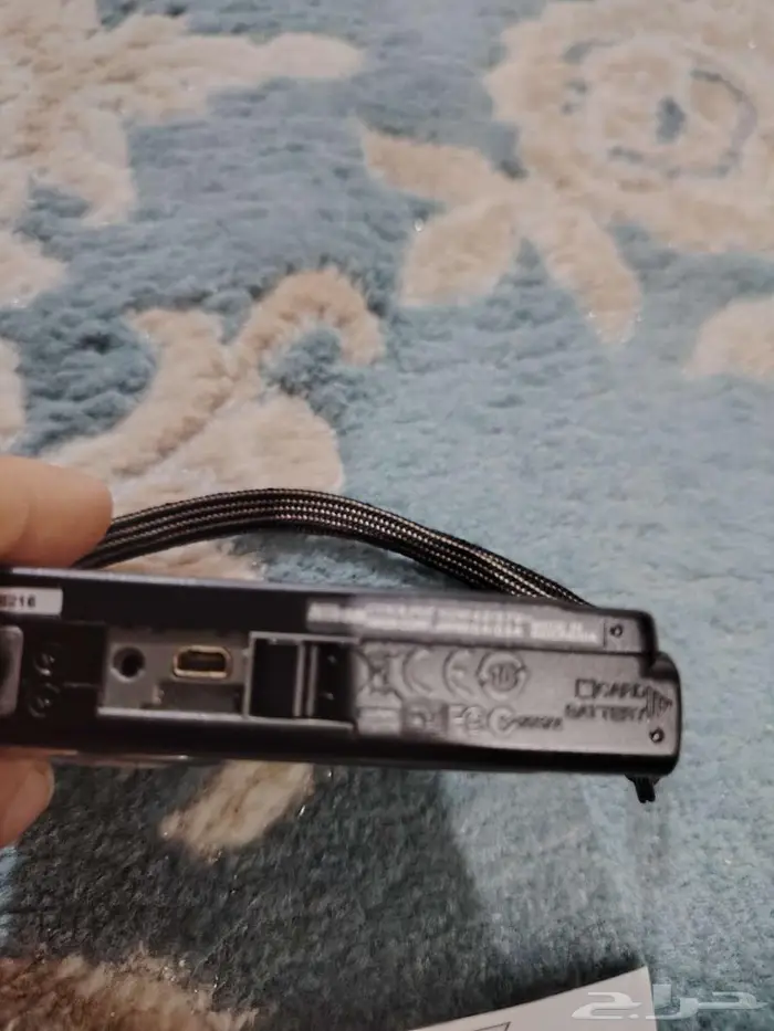 كاميرا ديجيتال نيكون و سامسونج 8