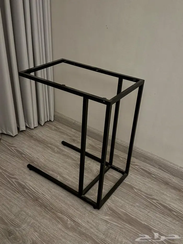 طاولة حديد 0