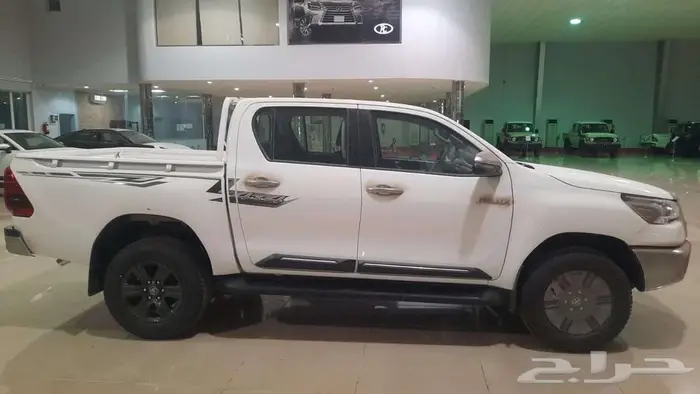 وارد اليحيى هايلكس غمارتين بنزين دبل اتوماتيك جنط كروم 2025 3