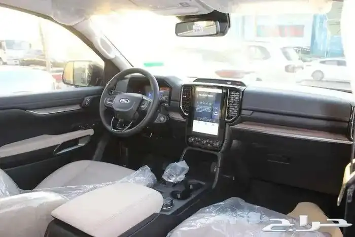 فورد ايفرست XLT نص فل بنزين 2025 12