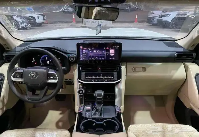 تويوتا لاندكروزر GXR2 بنزين 2025 أصفار سعودي 3