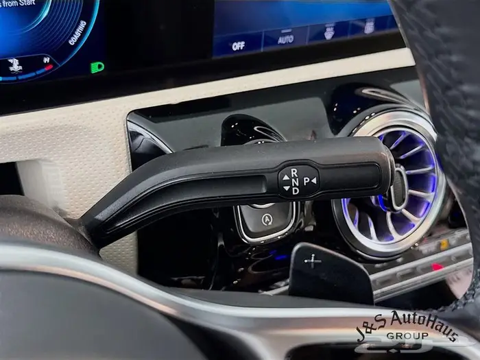 2022 Mercedes-Benz A 220 4MATIC 10