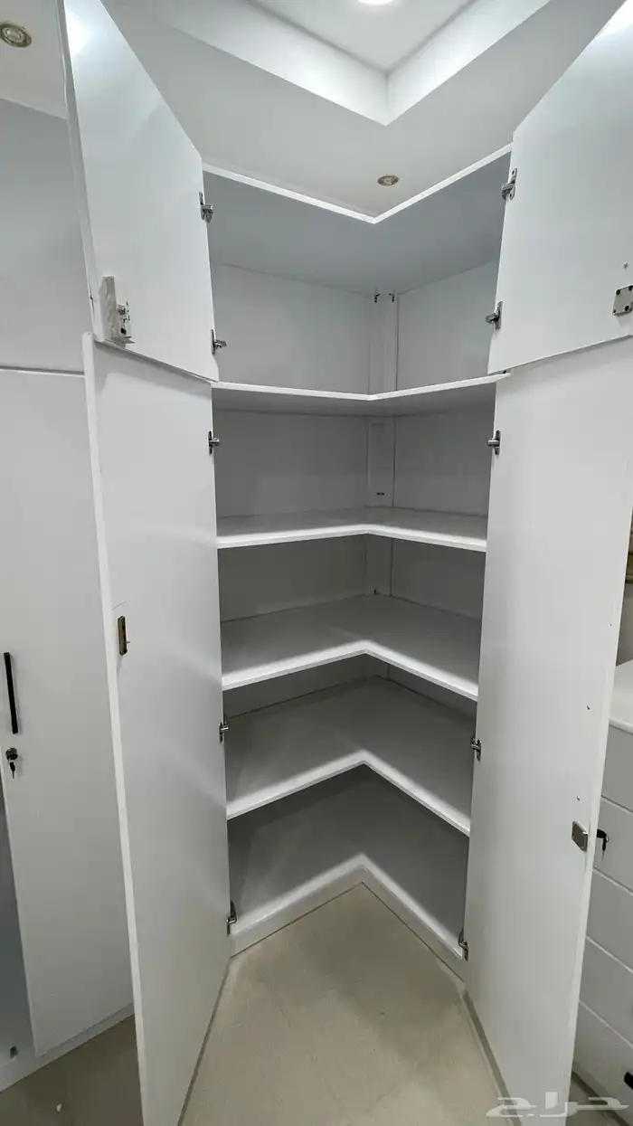 غرفة نوم كاملة مع مخازن استخدام اسبوعين 9