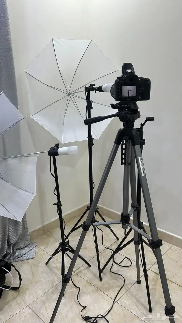 كاميرا Canon 7D نظيفة جد ا مع عدسات وإكسسوارات 5