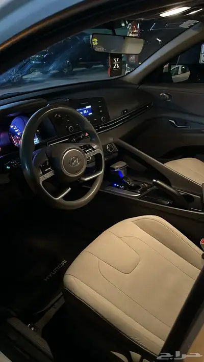يوجد لدينا مكتب تأجير سيارات ب أسعار منافسه وحصريه 15