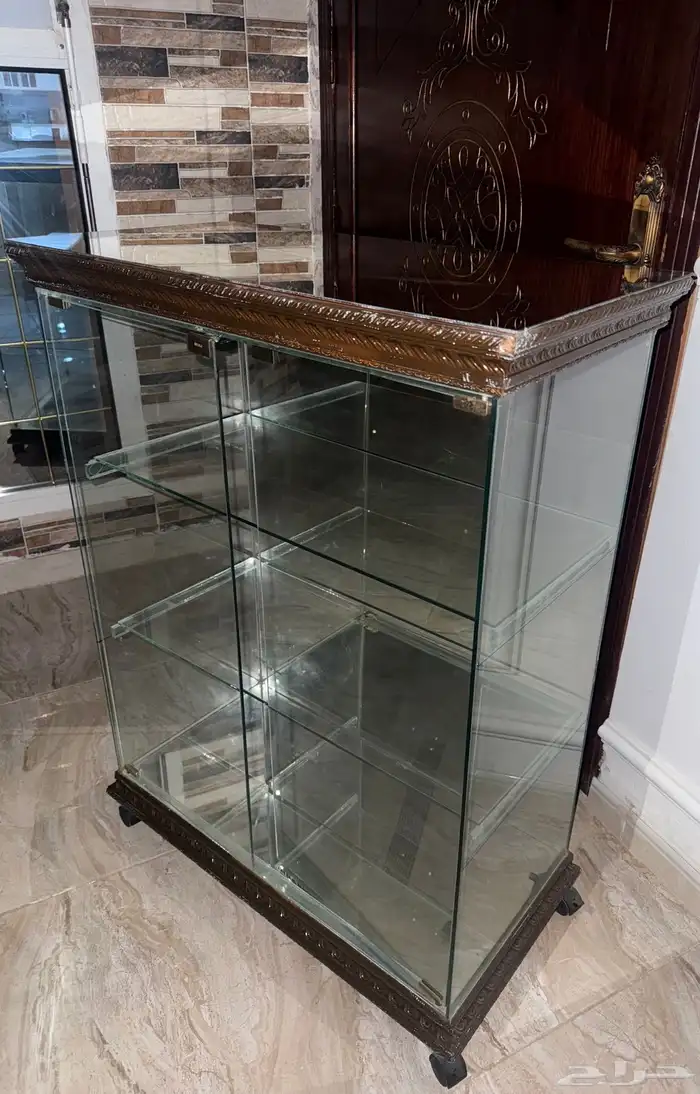 دولاب زجاجي مع مرايتين 2