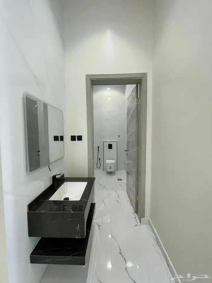 عمارة للبيع في حمراء الاسد تتكون من دور ونصف في مخطط ( ها 3 1