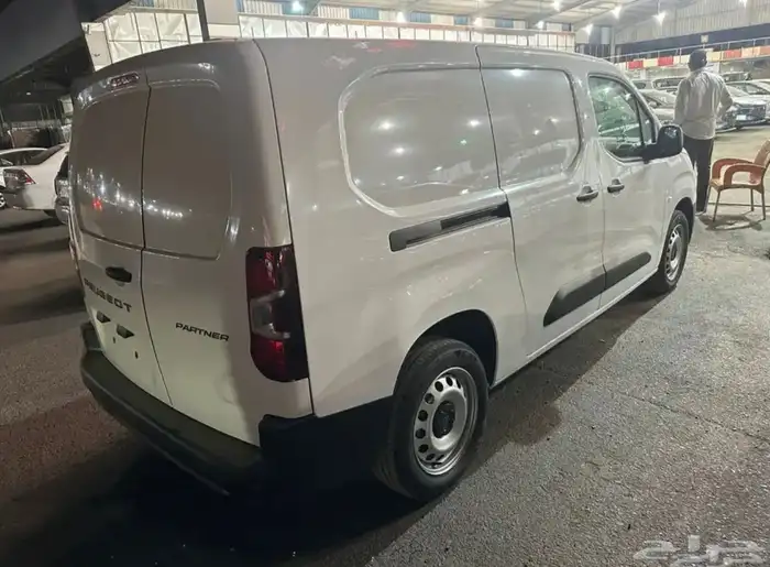 للتأجير فانات بضاعة مبرده وجافه 3