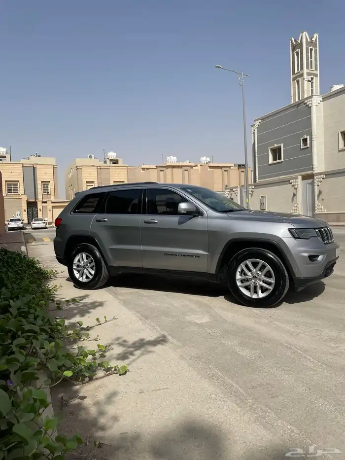 جيب جراند شيروكي 2018 لاريدو 1