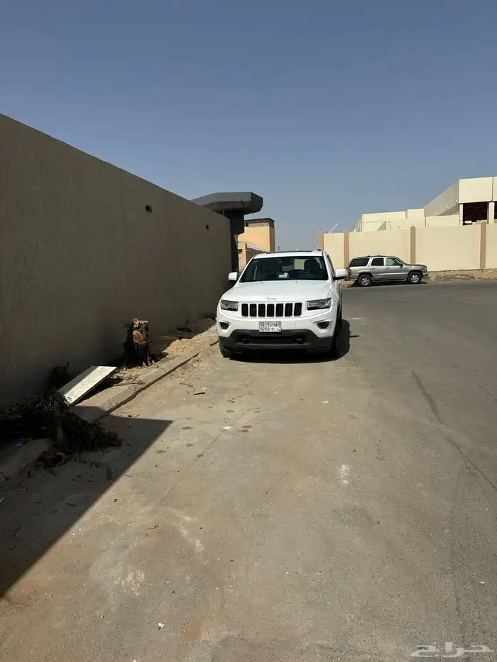 شيروكي 2015 لاريدو ستة سرندل 0