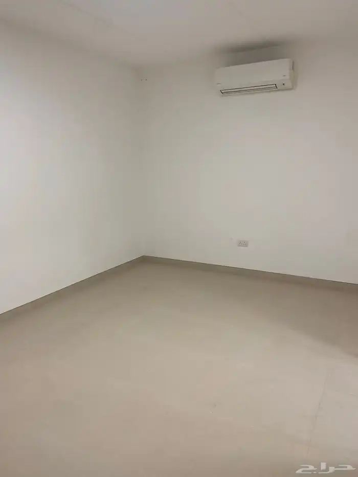 فيلا للإيجار بحي سدرة 11