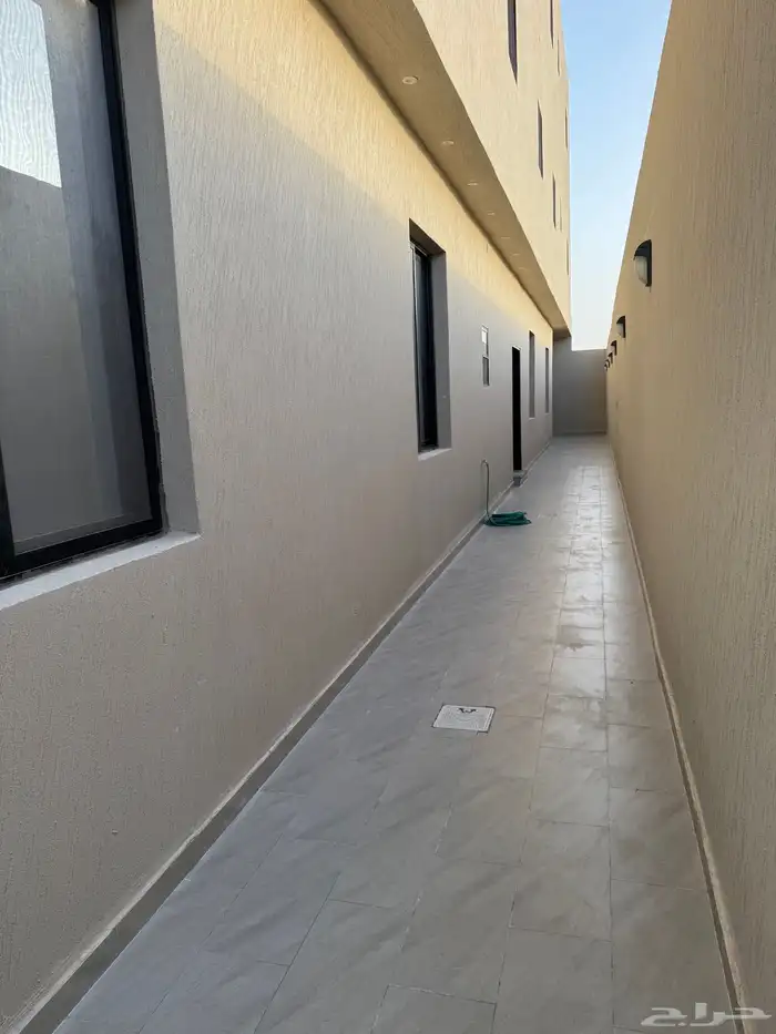 فيلا سكنية دور وثلاث شقق 20