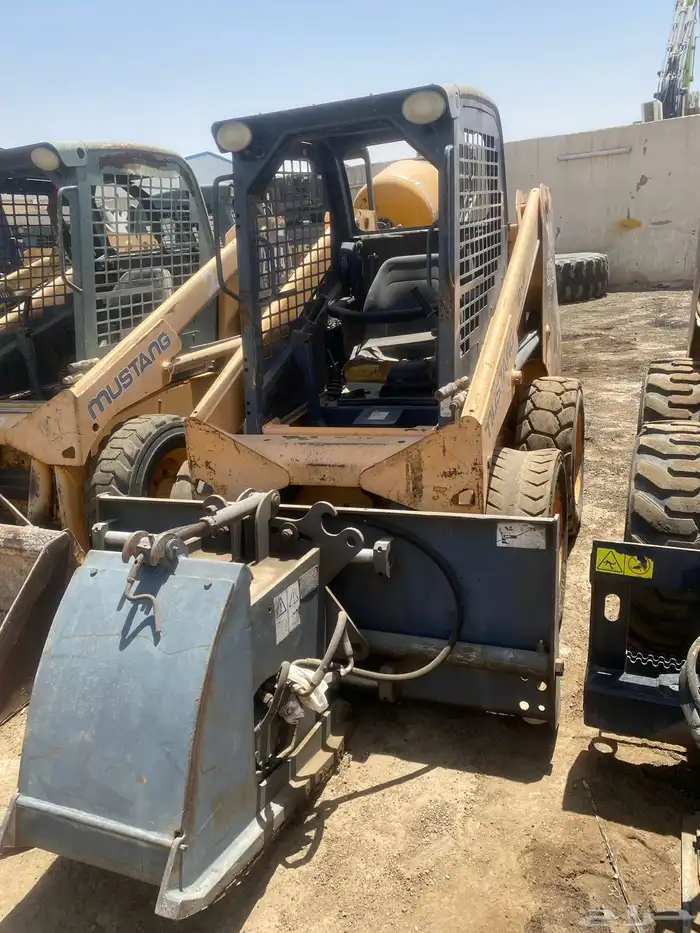 نشتري ونبيع جميع انواع المعدات الثقيلة 33