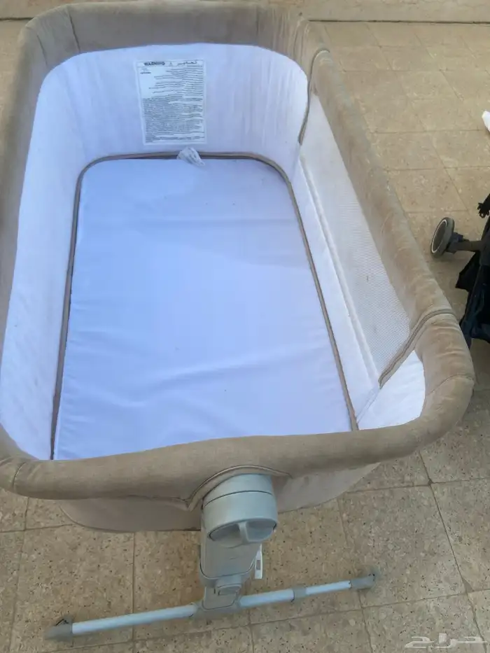 السكوتر 600 والعربة 100 سرير للأطفال 150 وسيكل 100 3