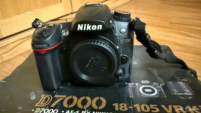 كاميرة نيكون Nikon D7000 نظيفه 4