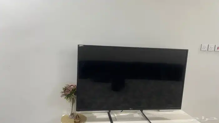 تلفزيون للبيع يحتاج صيانة بس 1