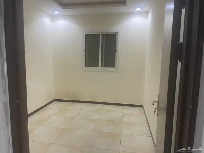 للايجار شهري شقة عوايل حي الرمال 1