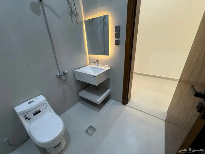 فيلا سكنية دور وثلاث شقق 22