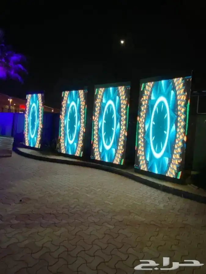 شاشات عملاقه وبيمات اضاءة تراس مسرح شاشات تفاعليه 0