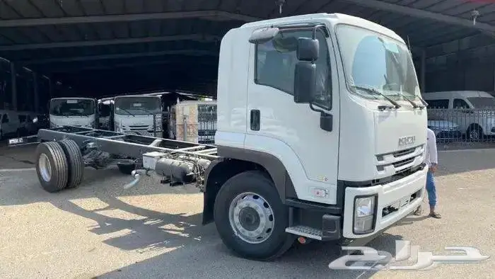 دينه ايسوزو 13 طن وزن اجمالي 18 طن شاسية طويل 7.18م 2