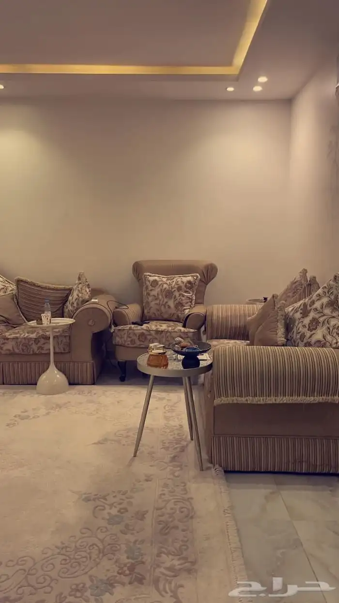 شقه للبيع حي العارض 11