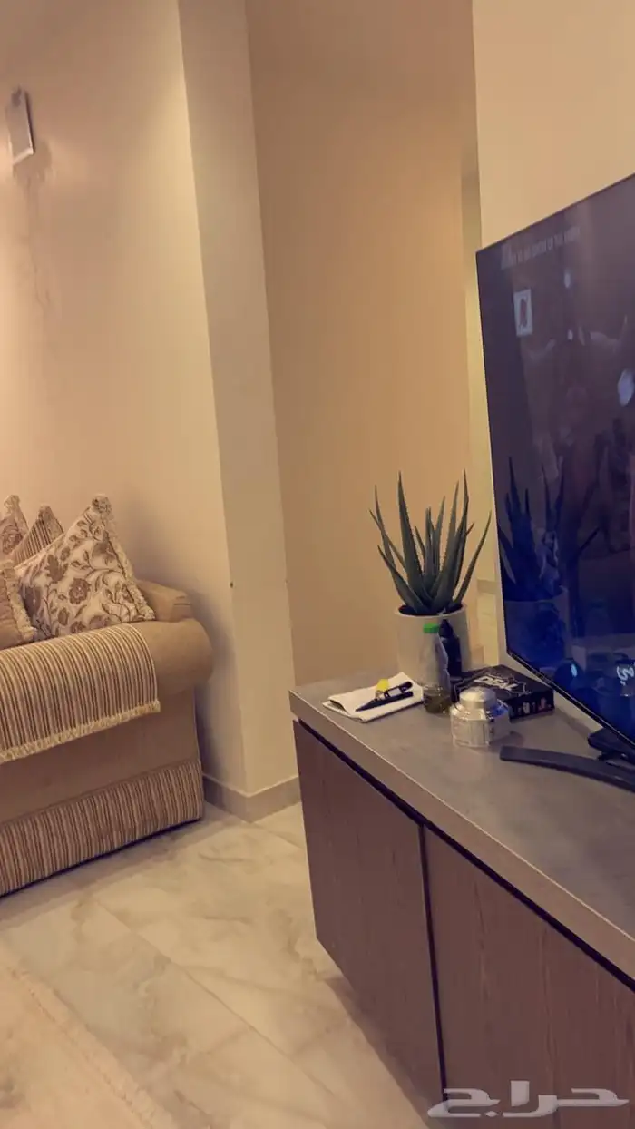 شقه للبيع حي العارض 17