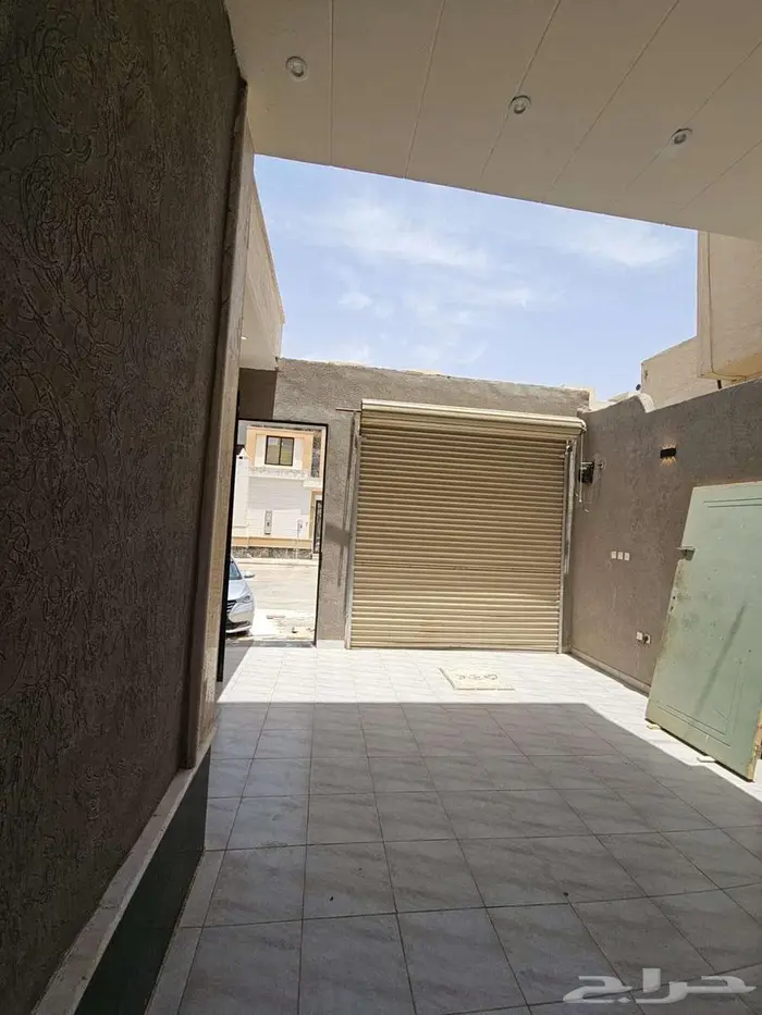 فيلا درج داخلي وشقتين للبيع شرق الرياض مخطط تنال 41