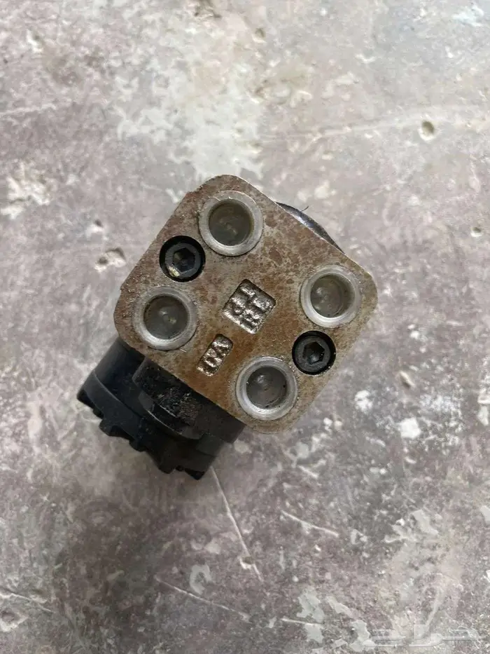 للبيع طرمبة دركسون او بلف دركسون لكماتسو 0