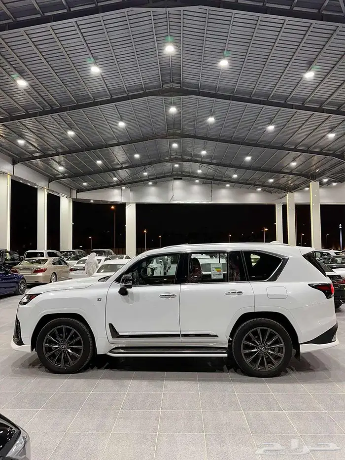 لكزس LX600 اف سبورت 2025 10