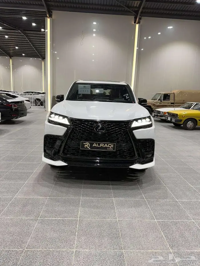 لكزس LX600 اف سبورت 2025 0
