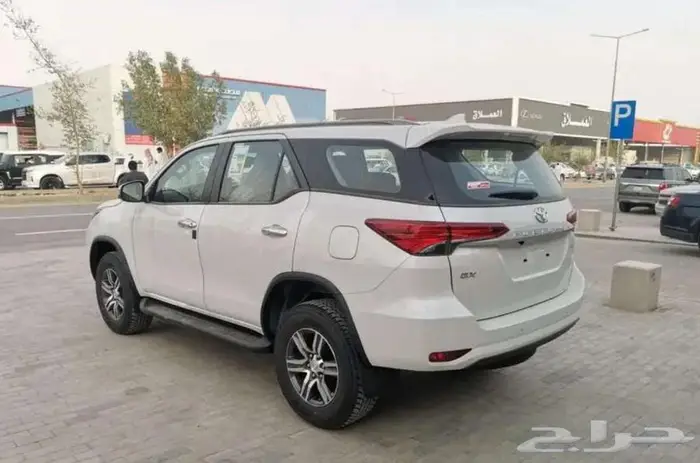فورتشنر GX2 4X4 2.4 موديل 2025 عروض التقسيط 12