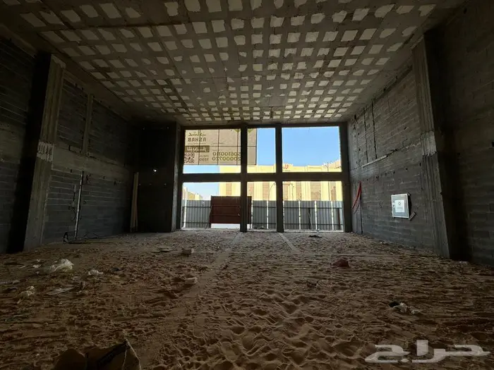 معرض عظم للإيجار 2