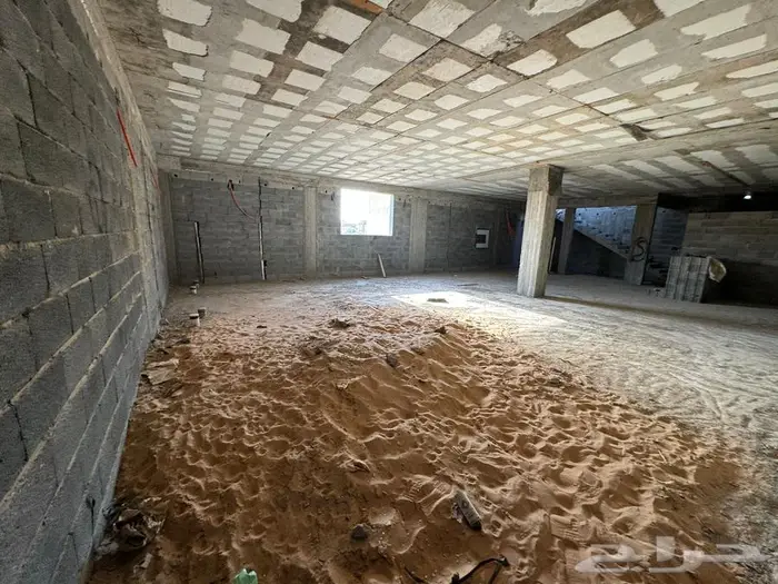 معرض عظم للإيجار 3