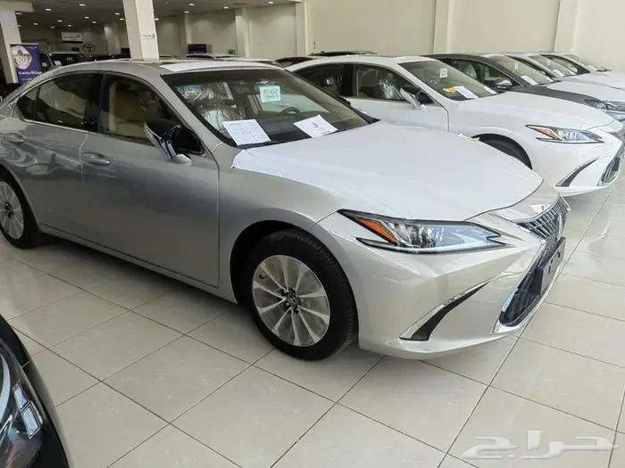 لكزس ES 300 AH 2025 0