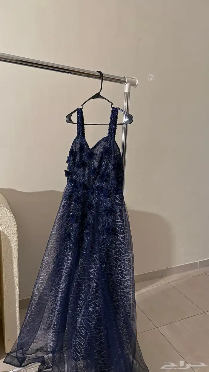 فستان للبيع غير ملبوس جديد 0