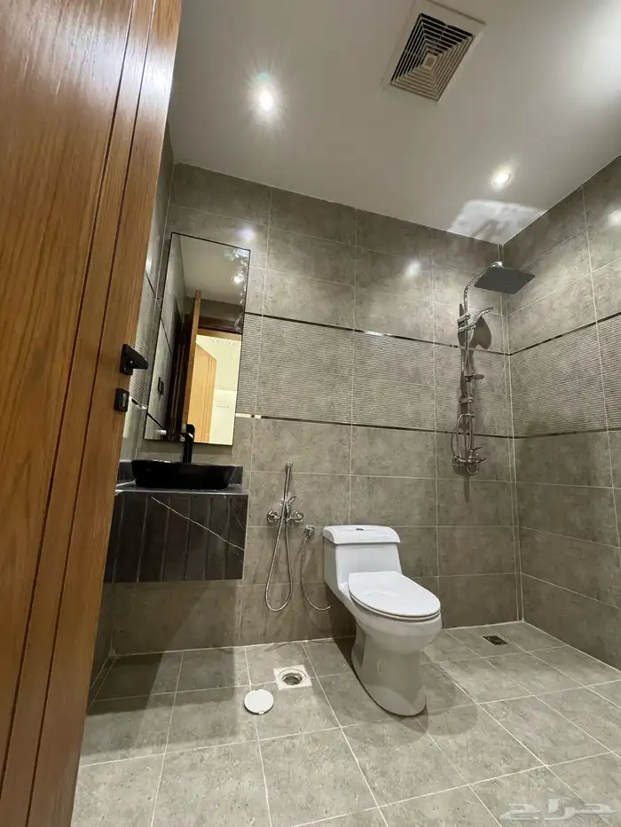 شقق علويه بأسعار مناسبة مخطط النرجس 17